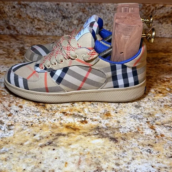 Burberry (unisex)
Terrace Check Low Top Sneakers - Picture 5 of 11